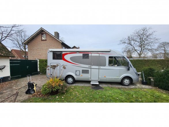 Bürstner Aviano I694 Dwarsbed en Hefbed